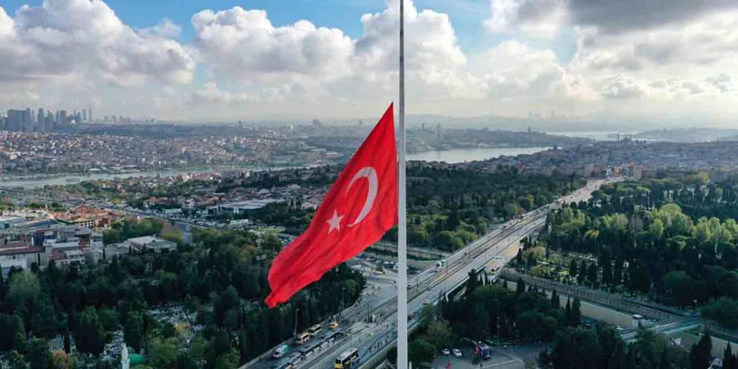 Türkiye'de milli yas ilan edildi, bayraklar yarıya indi 6