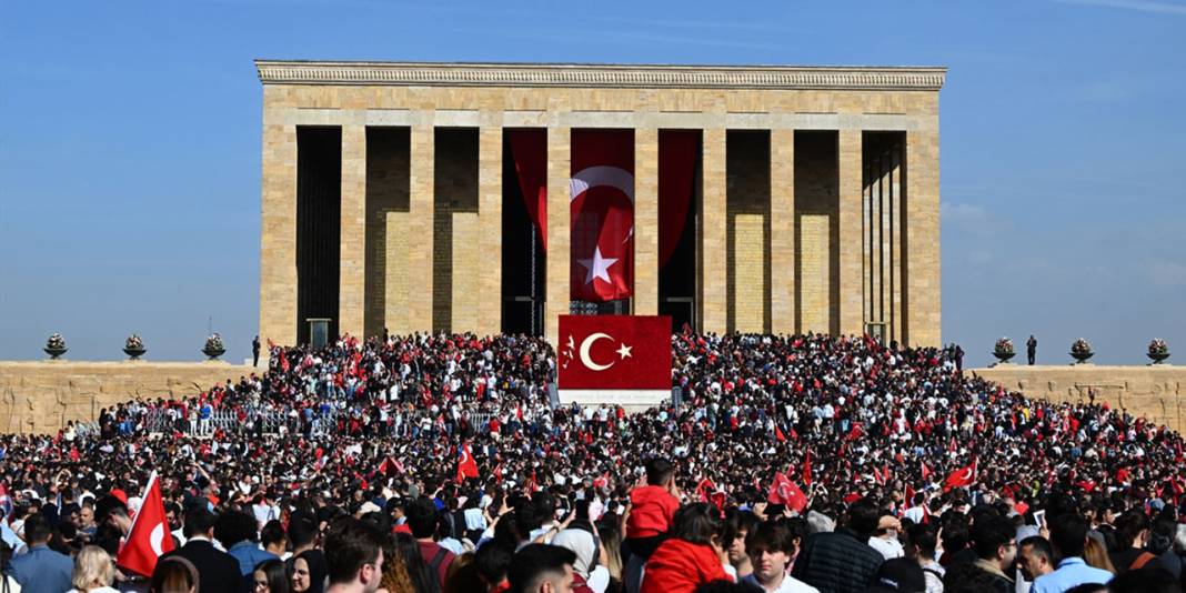 Anıtkabir semalarında SOLOTÜRK gösterisi! 3