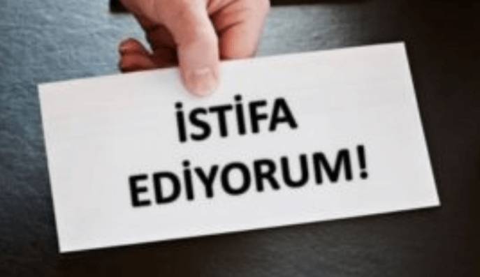 Ak Parti'li Bakan İstifa Etti 1