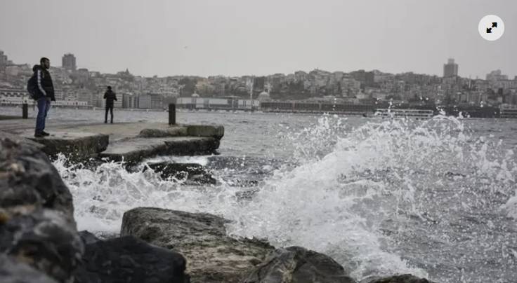 İstanbul'da Fırtına Alarmı: AKOM'dan Uyarı Geldi! 4