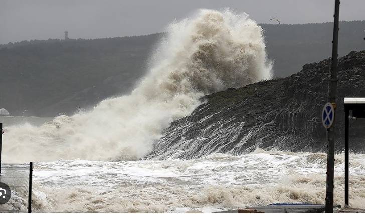 İstanbul'da Fırtına Alarmı: AKOM'dan Uyarı Geldi! 6