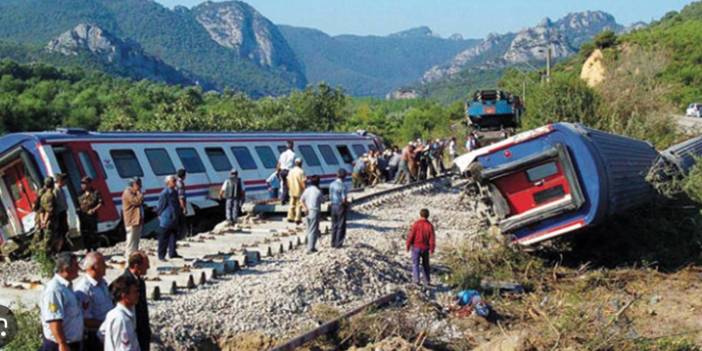 SON DAKİKA...Yük Treni Raydan Çıktı