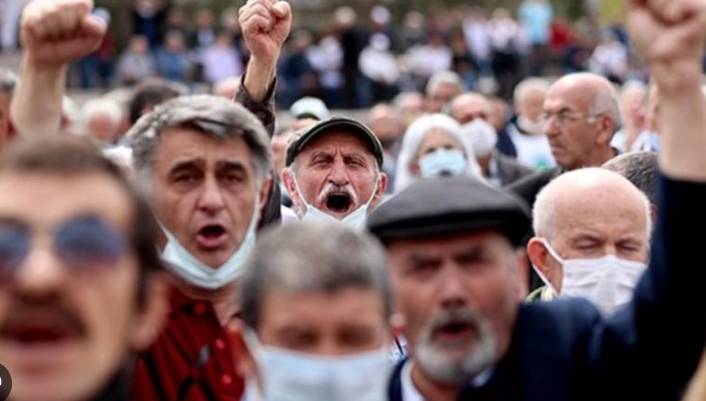 Bankaların yeni kararına emeklilerden tepki yağdı! 1