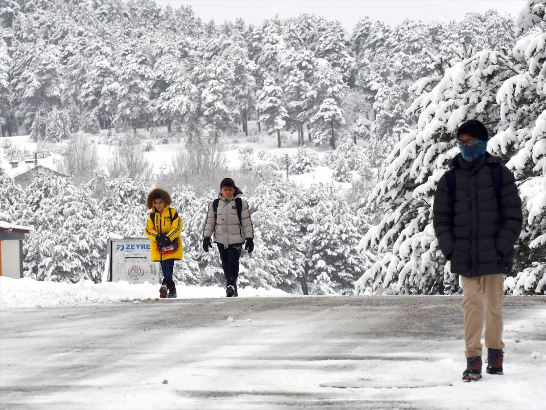 Kars'ta kar Ankara'da bahar 10