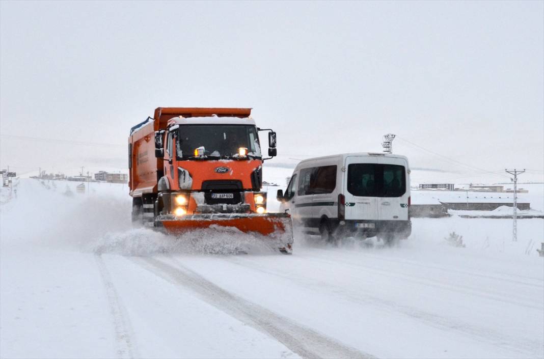 Kars'ta kar Ankara'da bahar 6