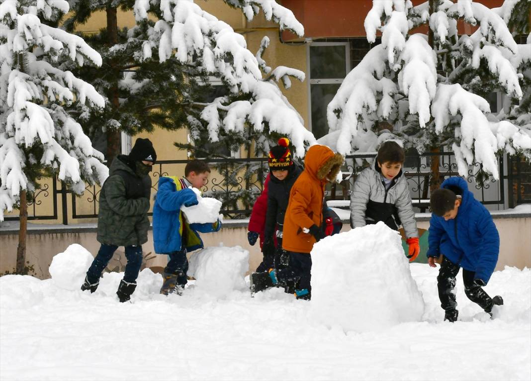 Kars'ta kar Ankara'da bahar 7