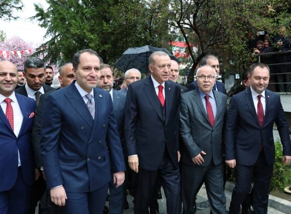 Seçime İki Gün Kala Adaylığını Geri Çekti 3