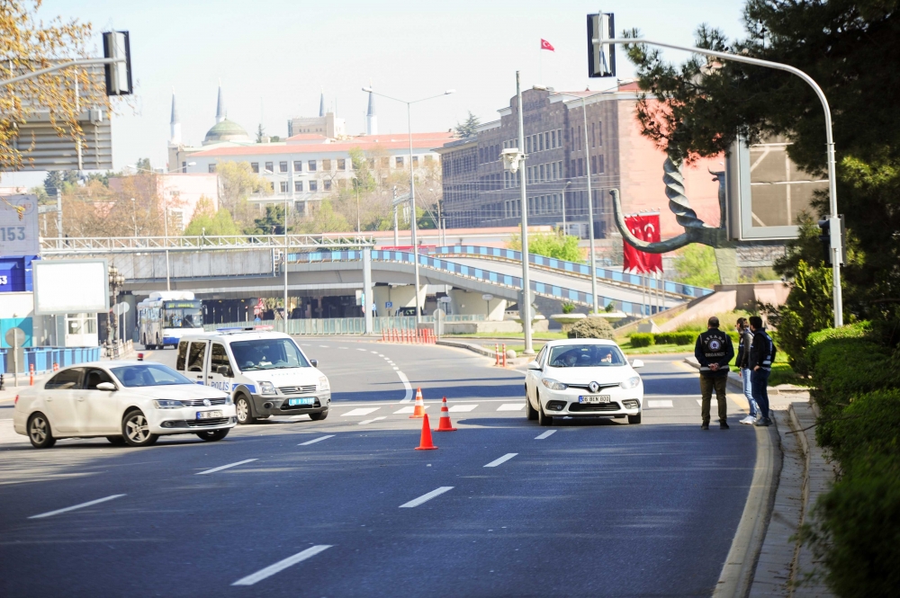 Boş kalan Ankara sokakları objektife böyle yansıdı 29