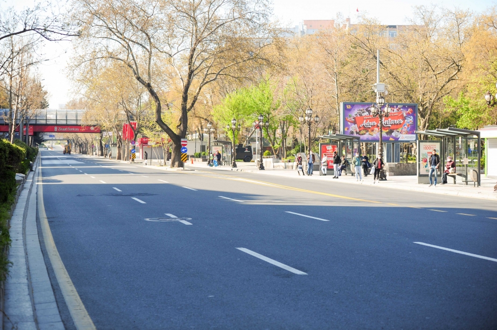 Boş kalan Ankara sokakları objektife böyle yansıdı 3