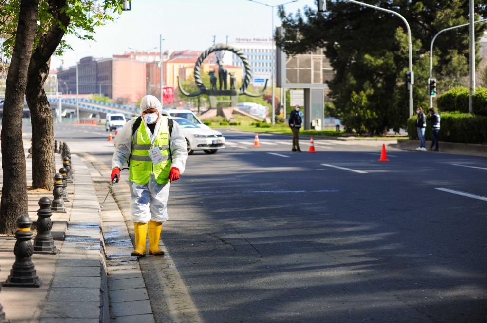 Boş kalan Ankara sokakları objektife böyle yansıdı 4