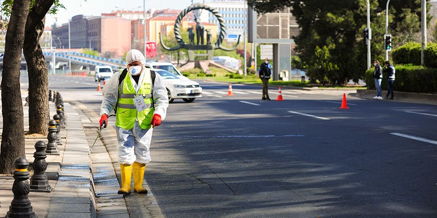 Boş kalan Ankara sokakları objektife böyle yansıdı