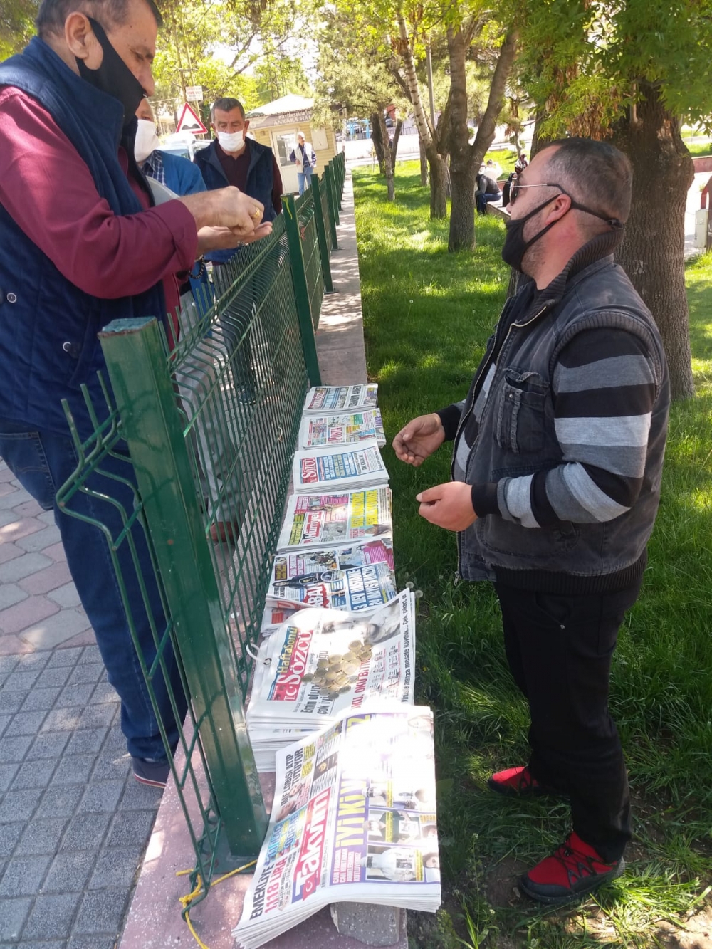 Ankara'da 65 yaş ve üzeri sokaklara akın etti 22