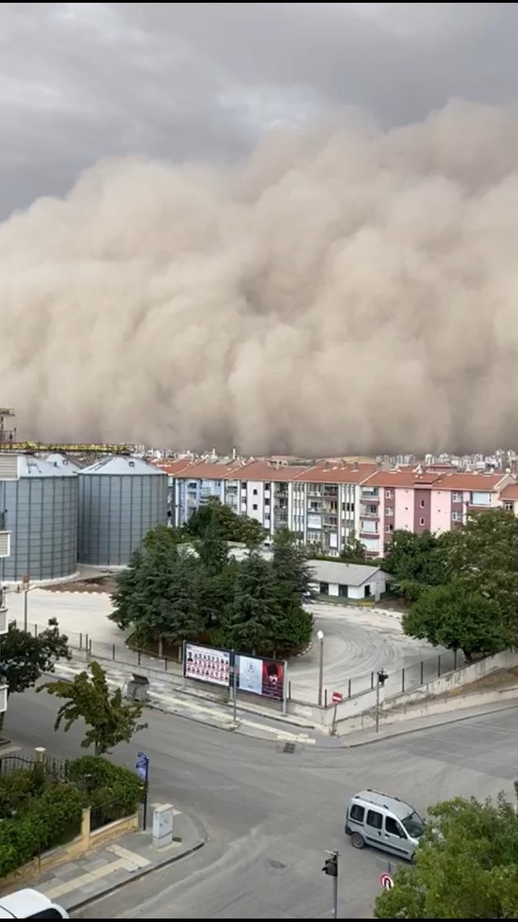 Ankara'da toz fırtınası 1