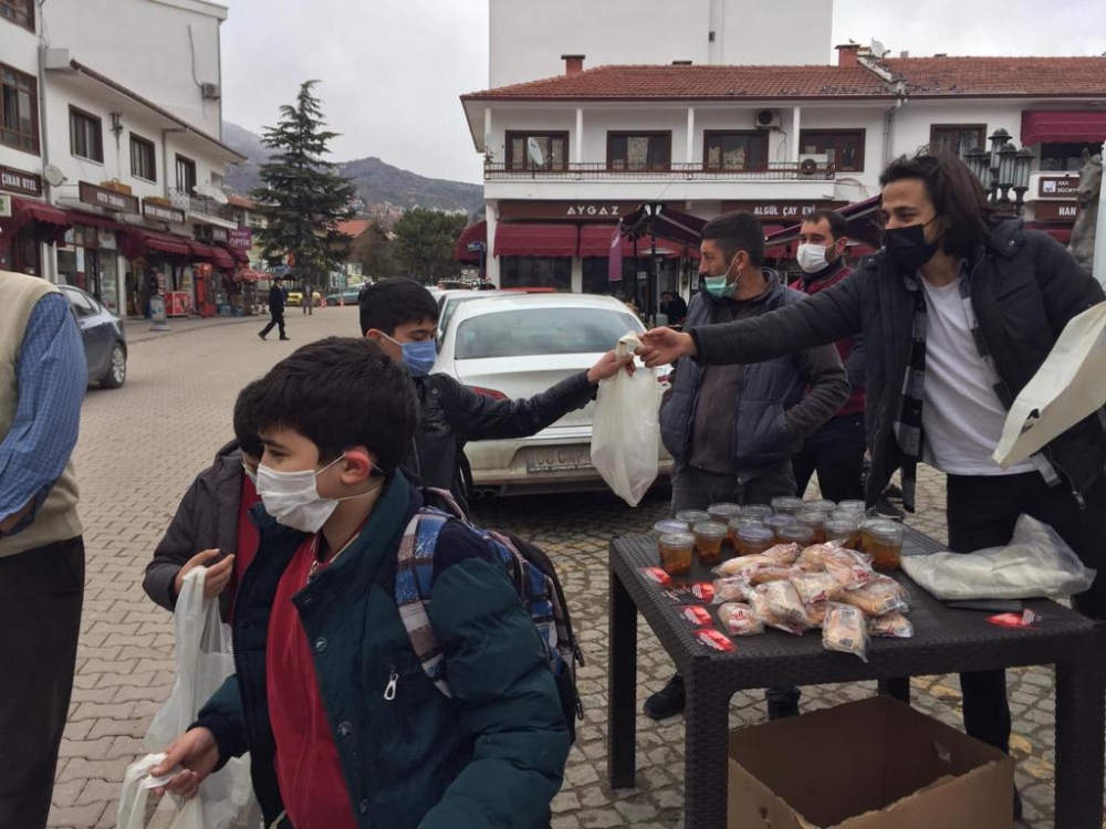 CHP Ankara’da halka Çanakkale Savaşı menüsü dağıtımı yaptı 13