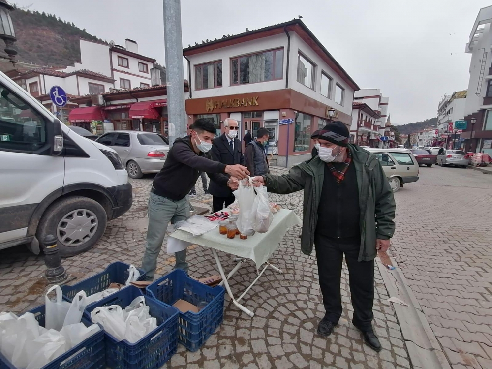 CHP Ankara’da halka Çanakkale Savaşı menüsü dağıtımı yaptı 18