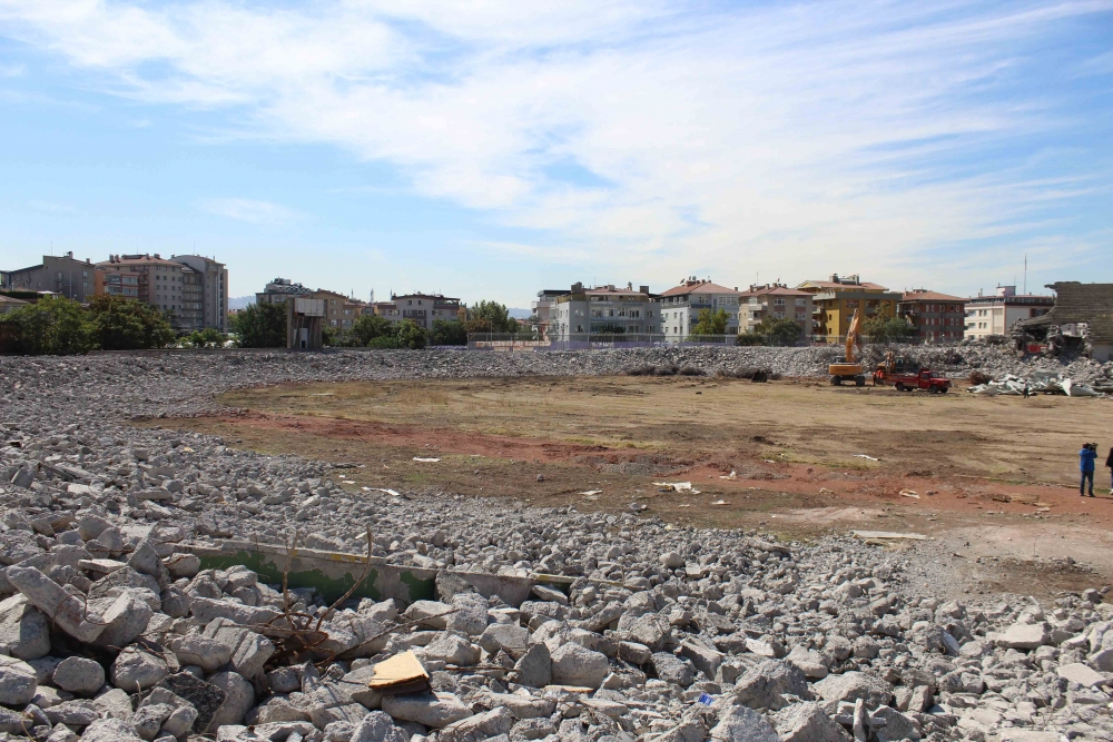 Harabeye dönen Cebeci İnönü Stadı, Millet Bahçesi olacak 7