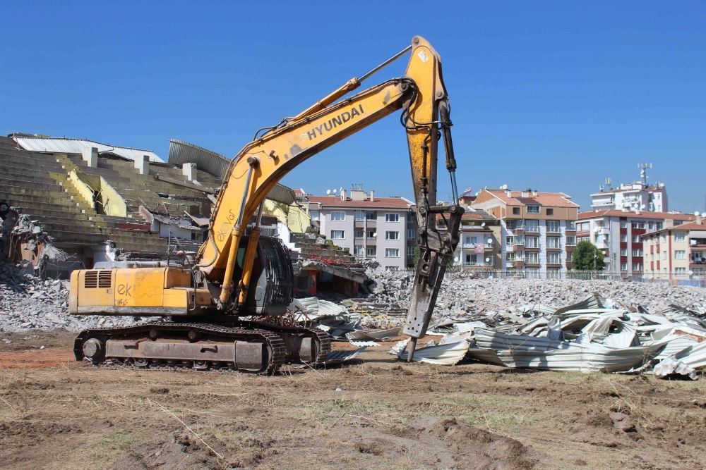 Harabeye dönen Cebeci İnönü Stadı, Millet Bahçesi olacak 9