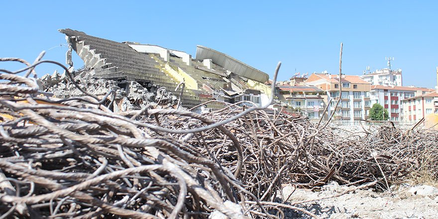 Harabeye dönen Cebeci İnönü Stadı, Millet Bahçesi olacak