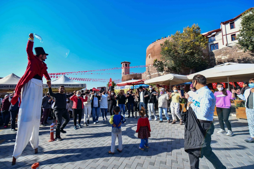 BAŞKENT’İN RENKLERİ ANKARA KALESİ’NDE SANATLA BULUŞTU 14