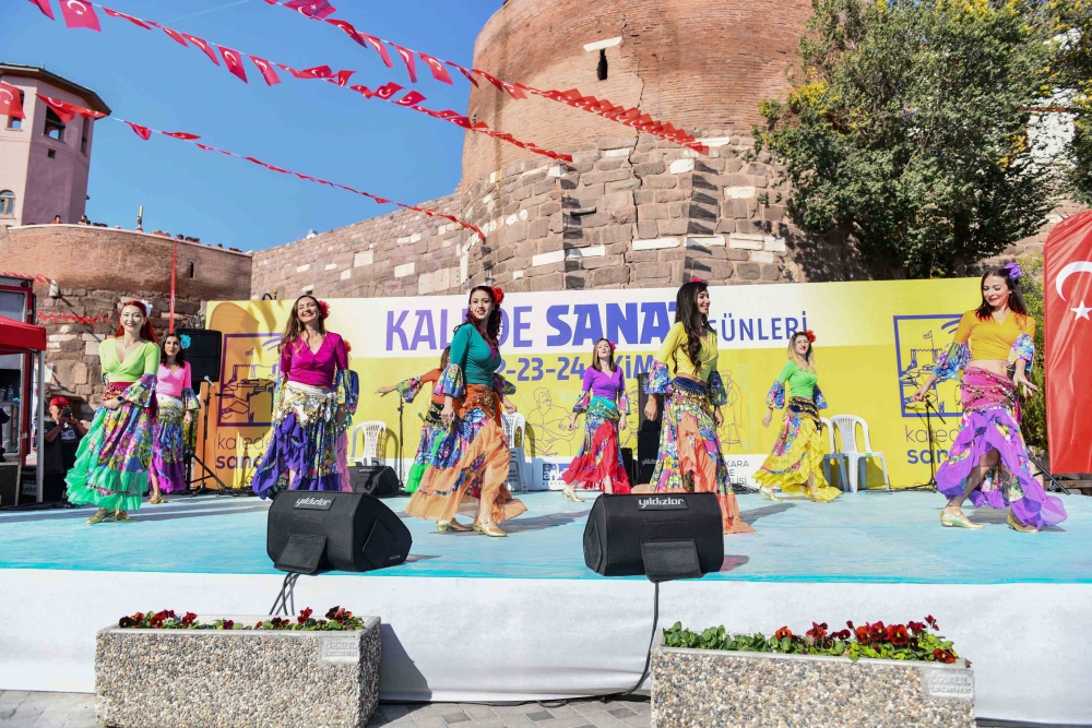 BAŞKENT’İN RENKLERİ ANKARA KALESİ’NDE SANATLA BULUŞTU 20