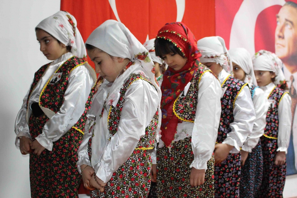 Şair Nedim İlkokulu’ndan şiir gibi Çanakkale Programı 44