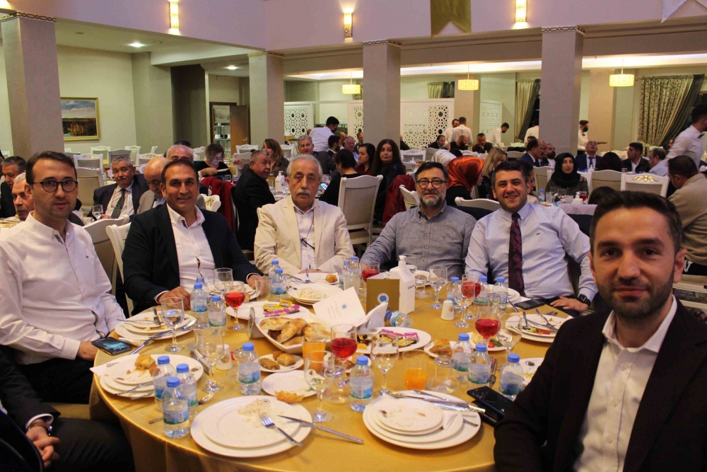 Kırşehirli Dernekler Federasyonu (KIR-FED) iftar yemeğine yoğun katılım 26