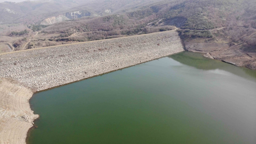 Barajla sular altında kalan köy kuraklıkla günyüzüne çıktı 2