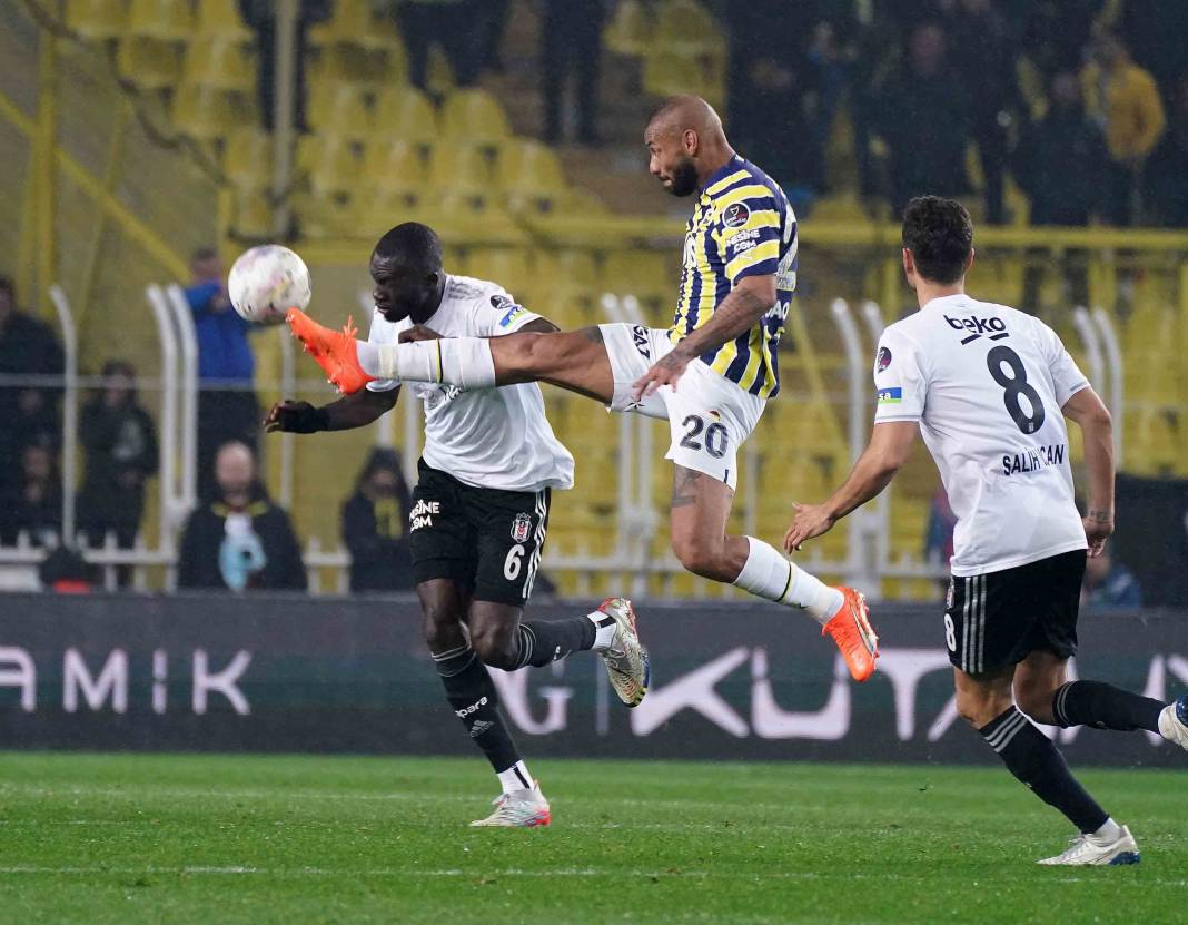 Fenerbahçe Beşiktaş maçından nefes kesen görüntüler 16