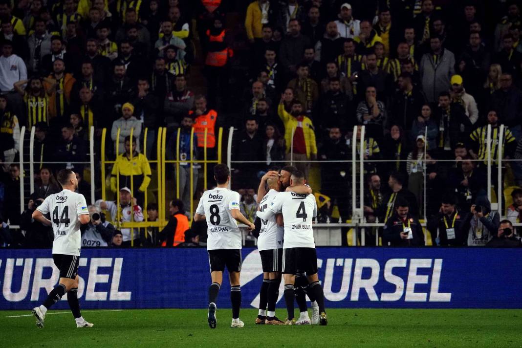 Fenerbahçe Beşiktaş maçından nefes kesen görüntüler 17