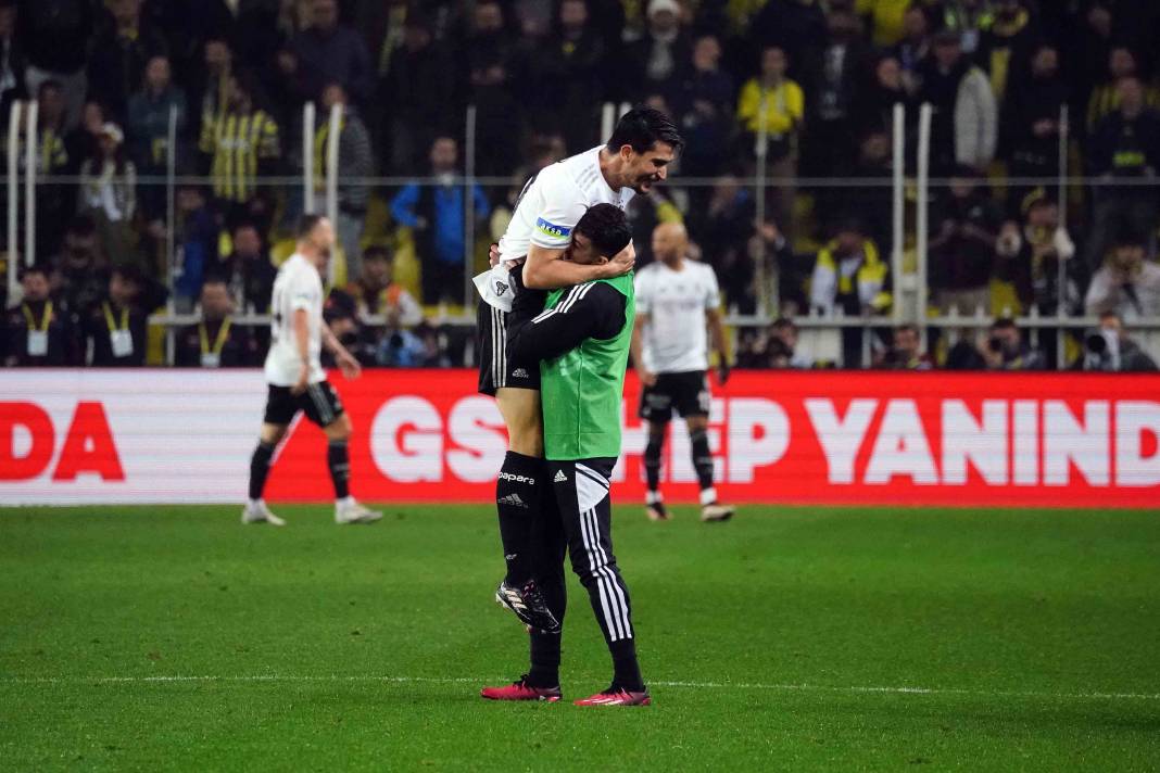 Fenerbahçe Beşiktaş maçından nefes kesen görüntüler 21