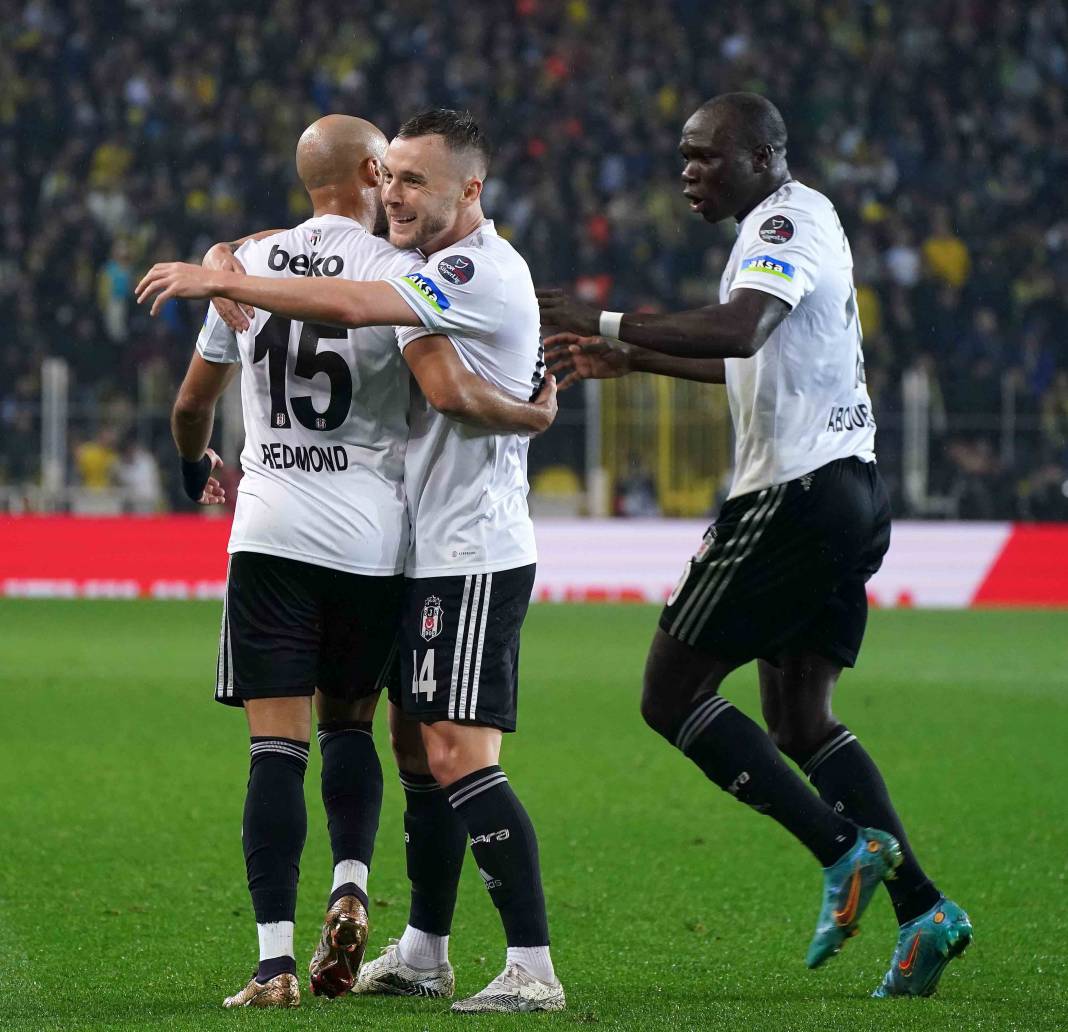 Fenerbahçe Beşiktaş maçından nefes kesen görüntüler 46