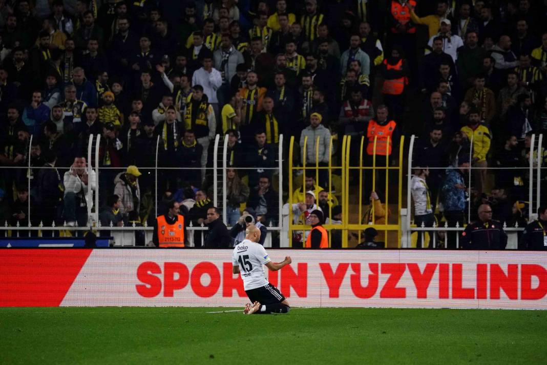 Fenerbahçe Beşiktaş maçından nefes kesen görüntüler 47