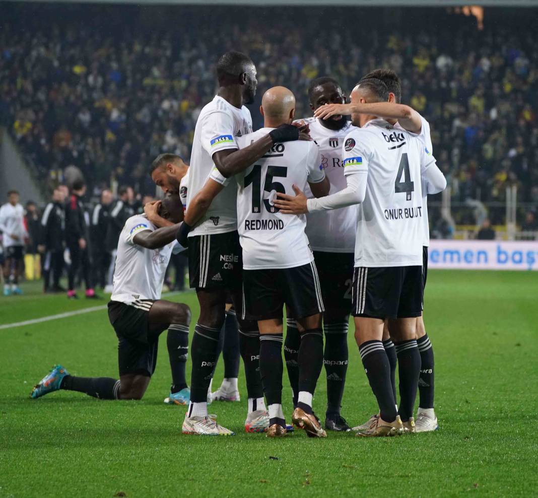 Fenerbahçe Beşiktaş maçından nefes kesen görüntüler 49