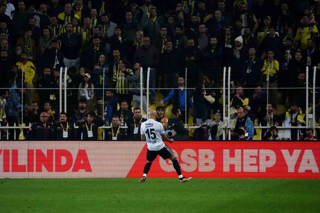 Fenerbahçe Beşiktaş maçından nefes kesen görüntüler 57