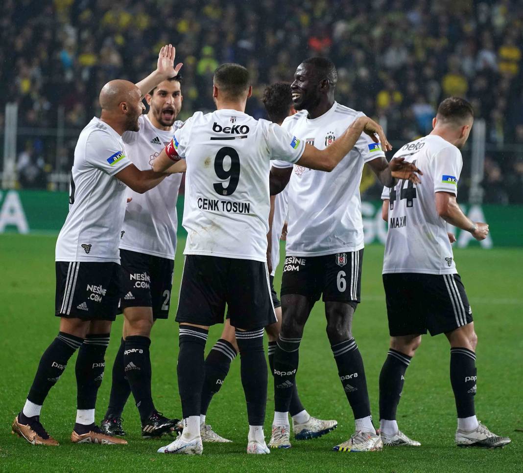 Fenerbahçe Beşiktaş maçından nefes kesen görüntüler 59