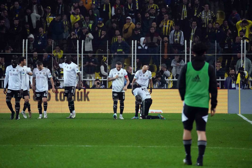 Fenerbahçe Beşiktaş maçından nefes kesen görüntüler 63