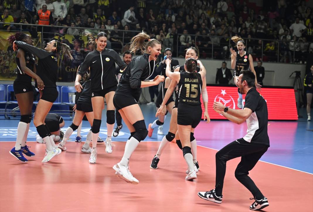 Fenerbahçe Opet - VakıfBank maçından nefes kesen görüntüler 3