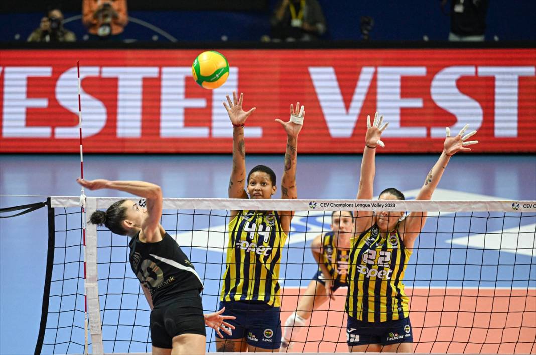 Fenerbahçe Opet - VakıfBank maçından nefes kesen görüntüler 9