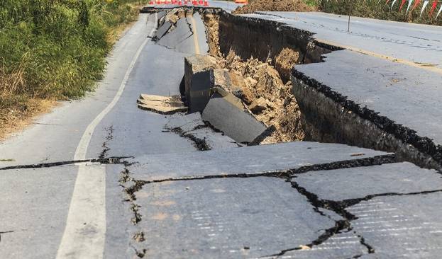 İzmir'de Korkutan Deprem 2