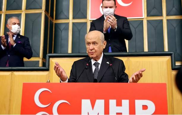 MHP'li vekillerden peş peşe istifalar 1