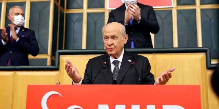 MHP'li vekillerden peş peşe istifalar