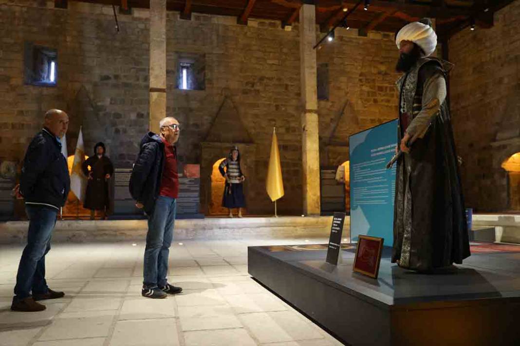 Edirne'de "Osmanlı Padişahları Tuğraları" sergisi görücüye çıktı 4