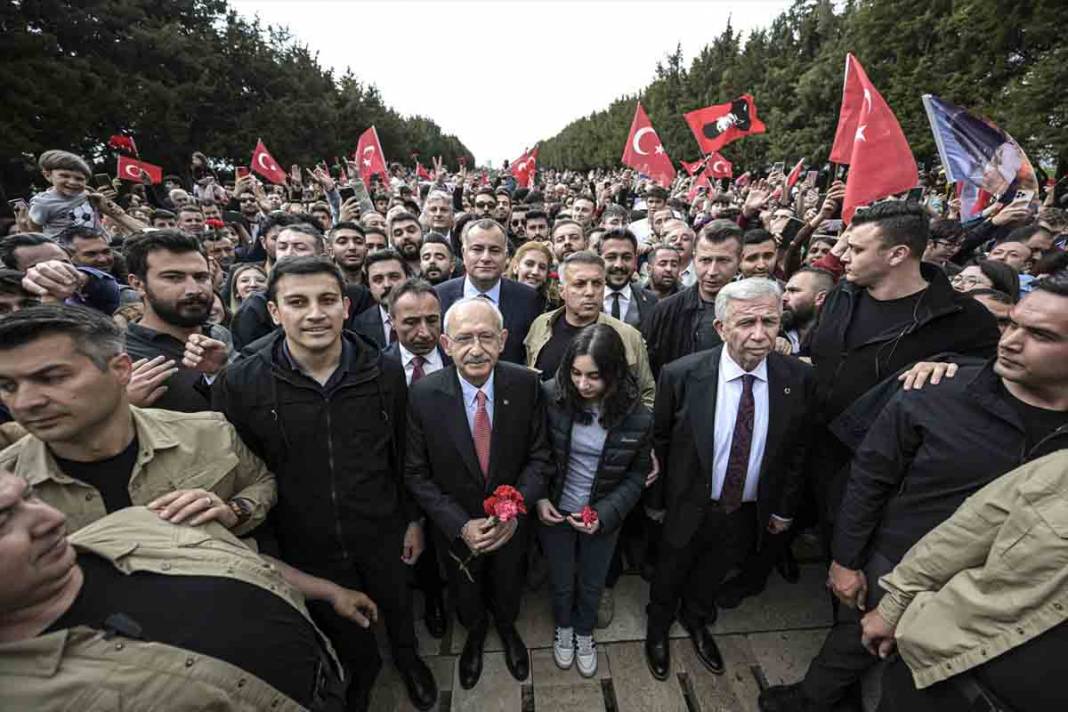 Cumhurbaşkanı adayı  Kılıçdaroğlu Anıtkabir'i ziyaret etti 9