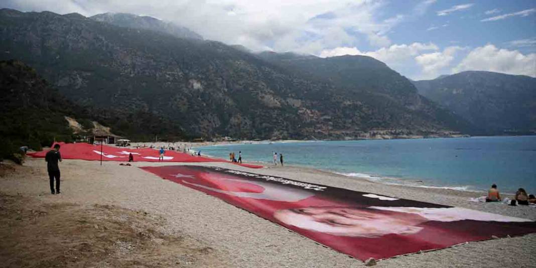 Fethiye'de 19 Mayıs'a özel 1000 metrekarelik Türk bayrağı 1