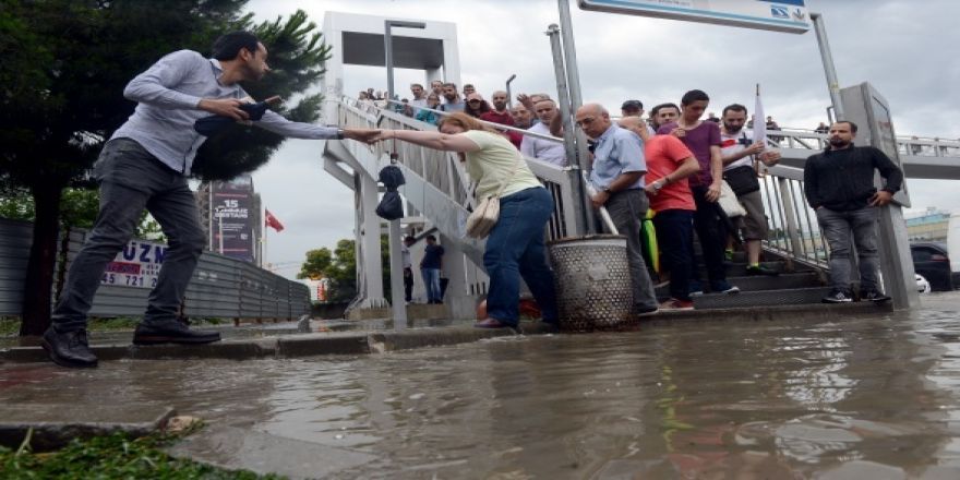 İstanbul'dan sel manzaraları