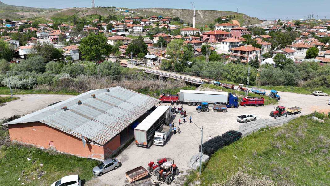 Ankara’da yerli üreticiye destek devam ediyor: ABB sebze fidesi dağıtımına başladı 3