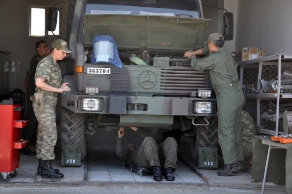 Sınırı bekleyen kadın askerler 4