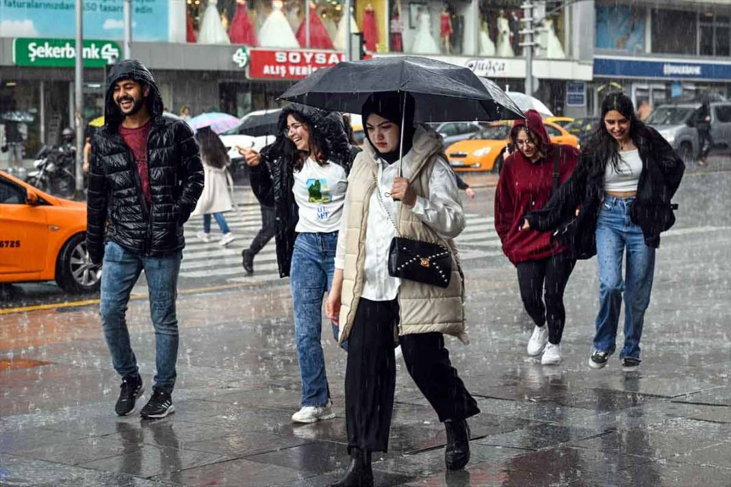 Başkent Ankara'da sağanak hayatı olumsuz etkiledi 5