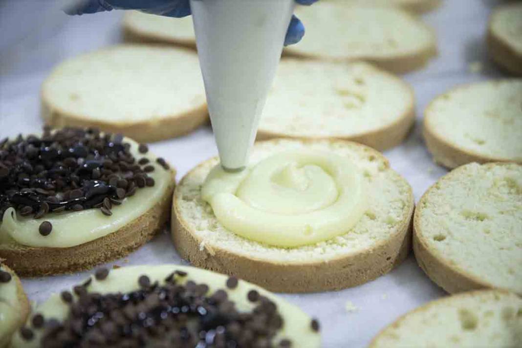 Ankara'da Yetim ve Öksüzler İçin El Ele Derneğince yetim çocuklara ücretsiz pasta 14