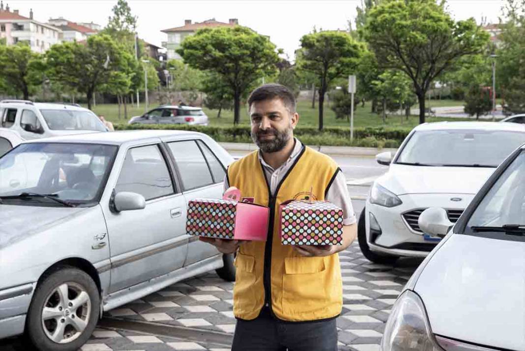 Ankara'da Yetim ve Öksüzler İçin El Ele Derneğince yetim çocuklara ücretsiz pasta 23